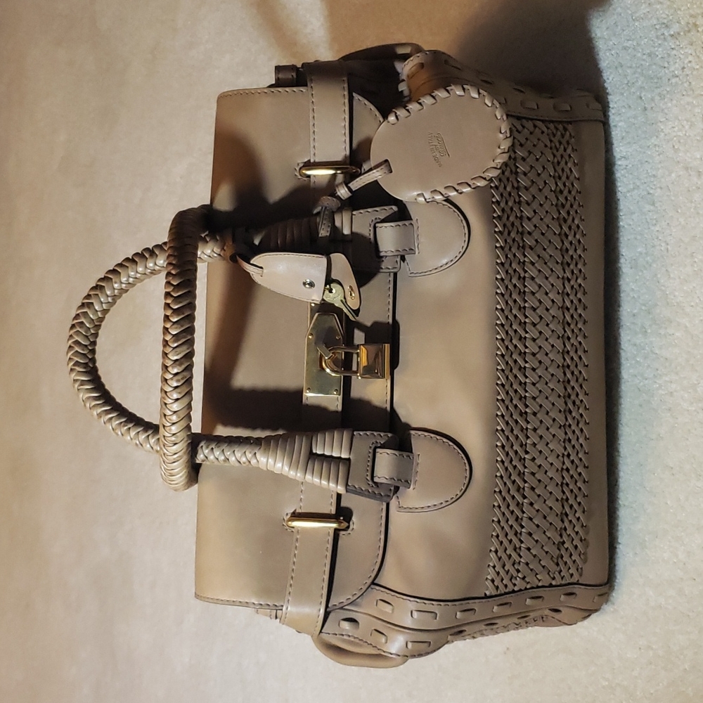 GUCCI BAG SIZE LARGE COLOR TAN LEATHER 100% AUTHENTIC NEW NEVER BEEN WORN